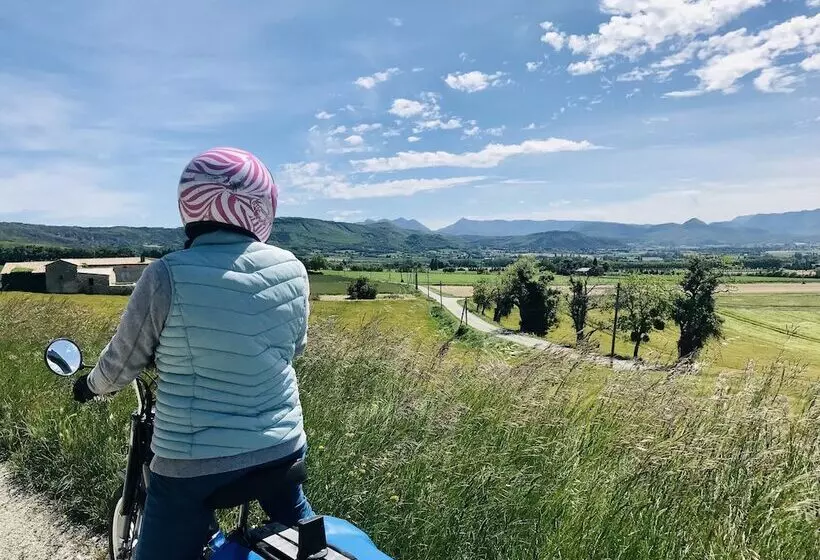 Majatalo Roulotte Et Gite En Drome Provencale