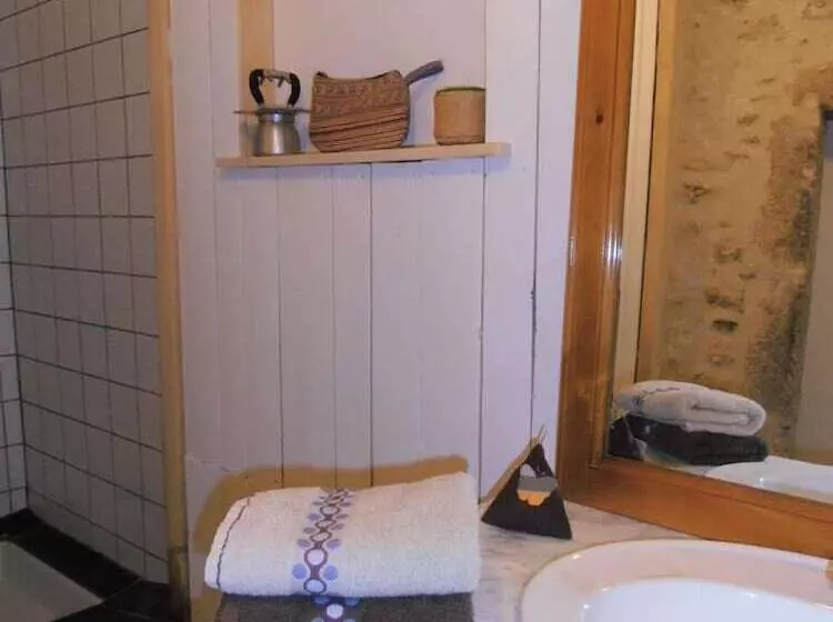 Majatalo Roulotte Et Gite En Drome Provencale