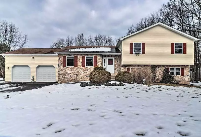 Pet Friendly Long Pond Home W/ Fire Pit!