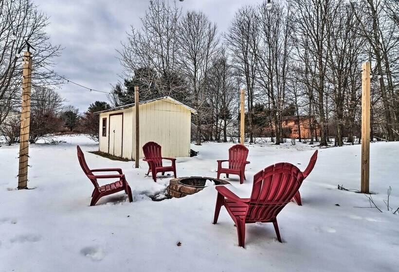 Pet Friendly Long Pond Home W/ Fire Pit!