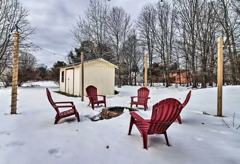 Pet Friendly Long Pond Home W/ Fire Pit!