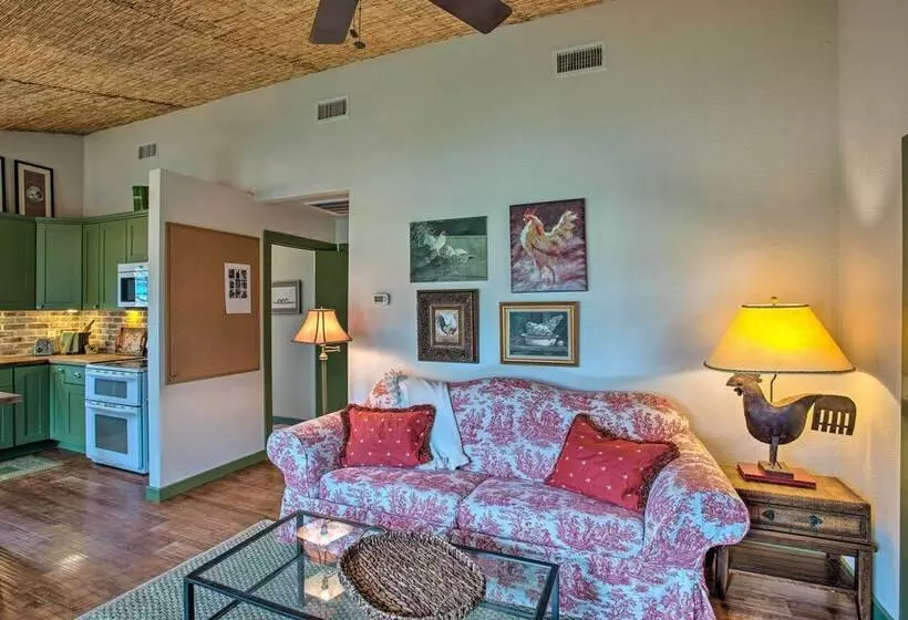 Quaint Countryside Casita: 45 Mi To Ft. Worth