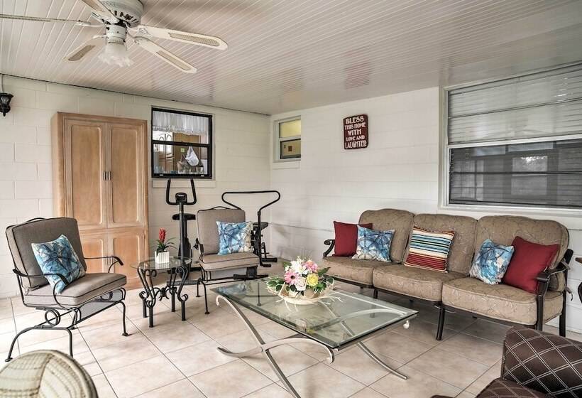 Spacious Central Florida Home: Family Friendly!