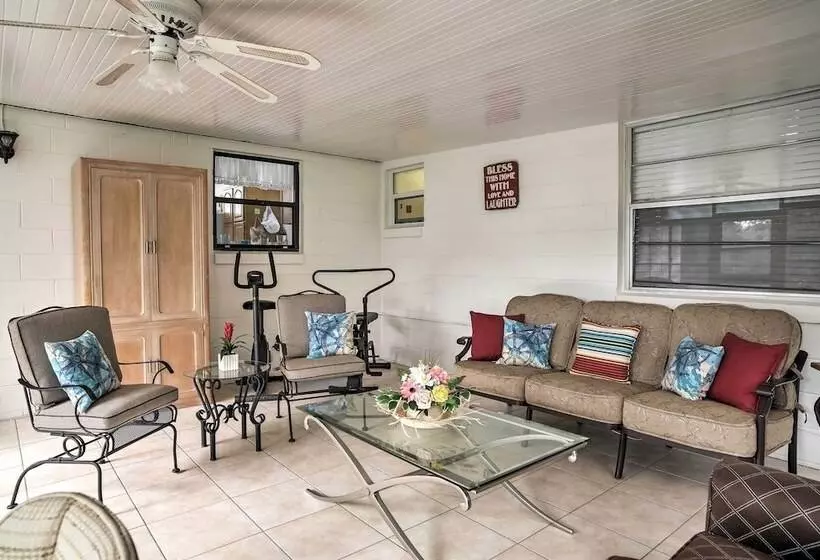 Spacious Central Florida Home: Family Friendly!
