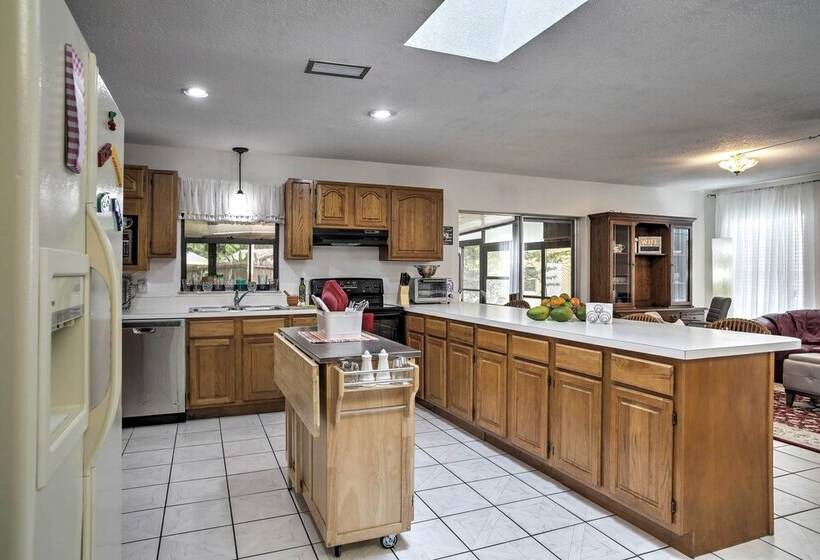 Spacious Central Florida Home: Family Friendly!