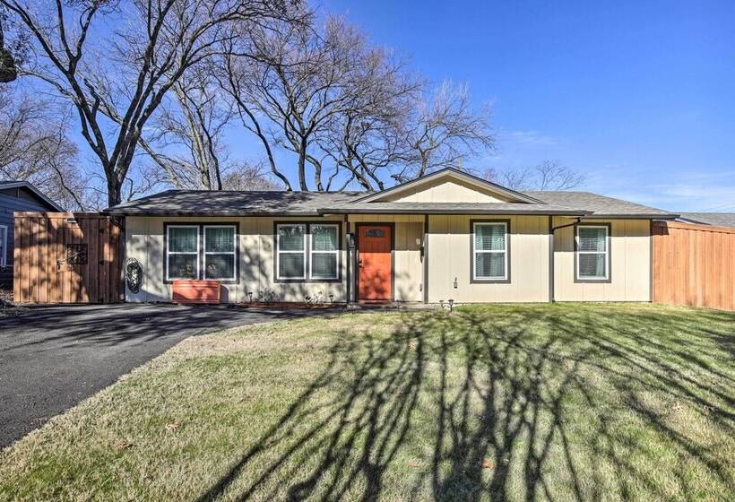 ~ 12 Mi To Dtwn: Dallas Area Suburban Home W/ Yard