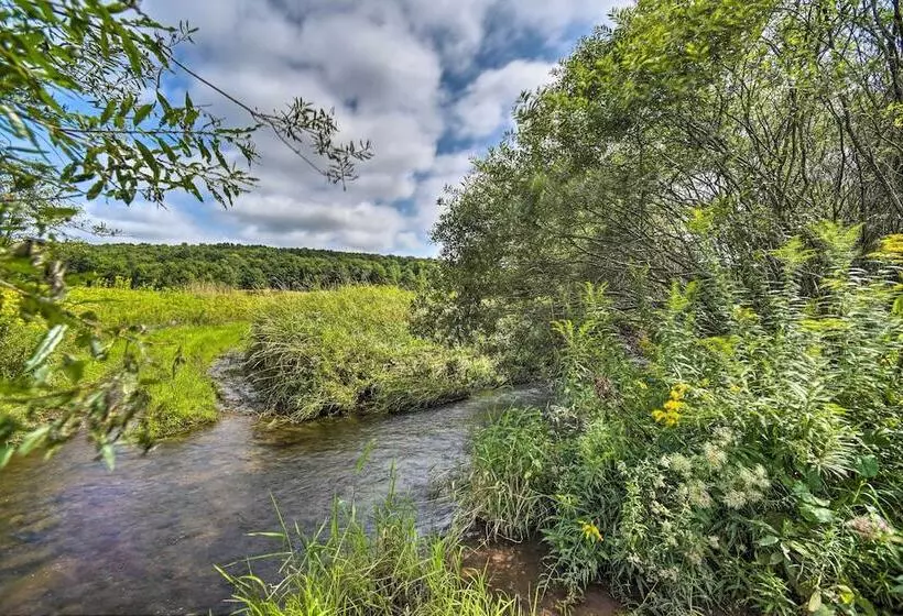 Renovated Catskills Farmhouse W/ Game Room!