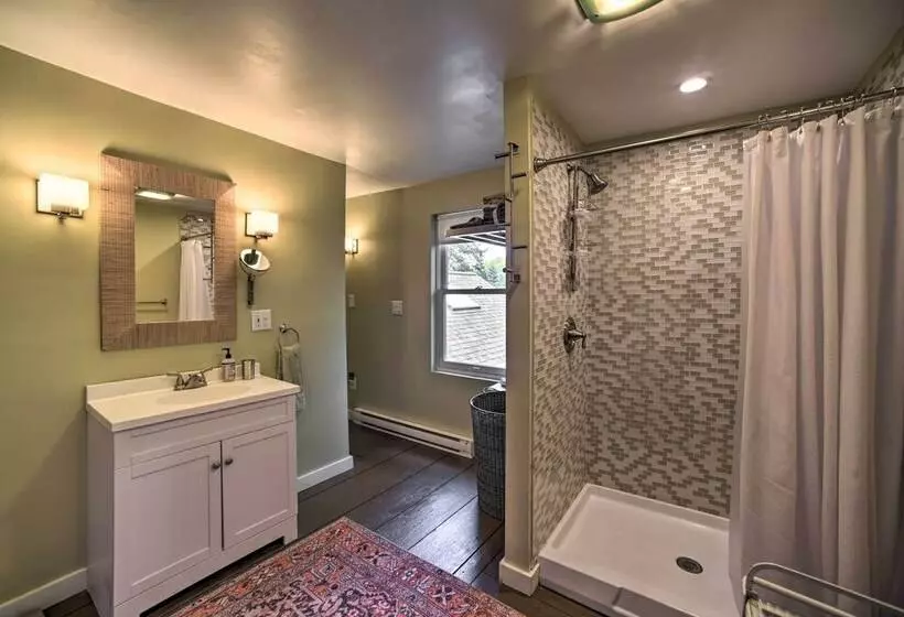 Renovated Catskills Farmhouse W/ Game Room!