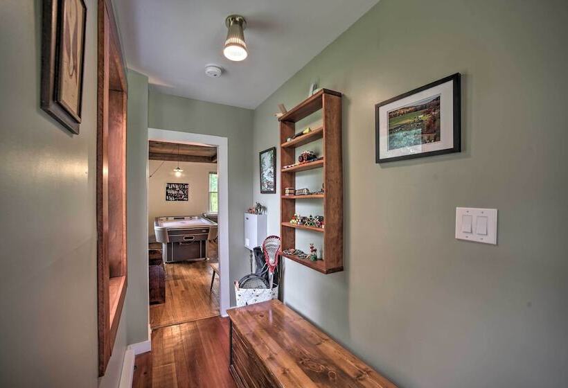 Renovated Catskills Farmhouse W/ Game Room!