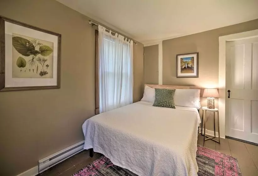 Renovated Catskills Farmhouse W/ Game Room!