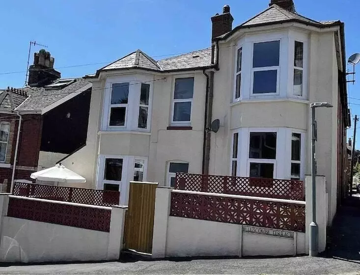 Residenssi Charming 2 Bed House In Dawlish Town Centre