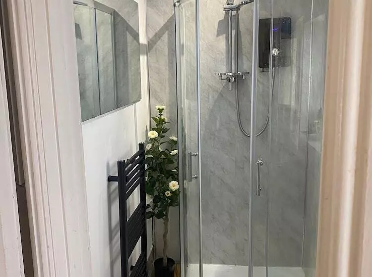 Residenssi Charming 2 Bed House In Dawlish Town Centre