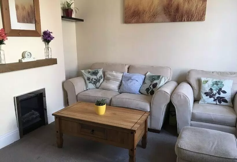 Residenssi Charming 2 Bed House In Dawlish Town Centre