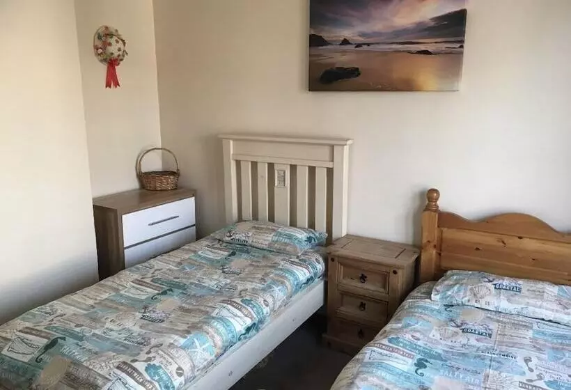 Residenssi Charming 2 Bed House In Dawlish Town Centre