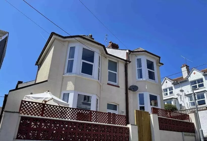 Residenssi Charming 2 Bed House In Dawlish Town Centre