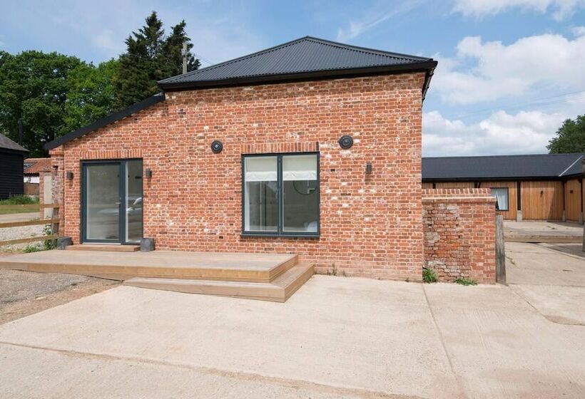 דירת נופש Simple Coastal Luxury Near Southwold Sleeps 10