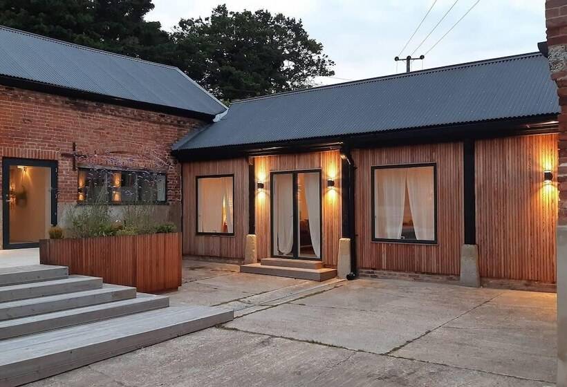 דירת נופש Simple Coastal Luxury Near Southwold Sleeps 10