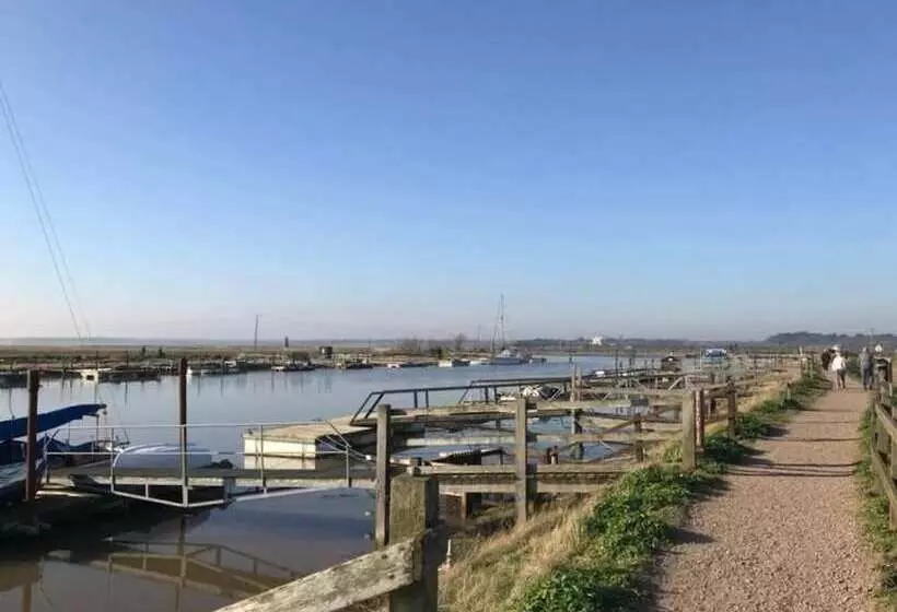 Residenssi Simple Coastal Luxury Near Southwold Sleeps 10