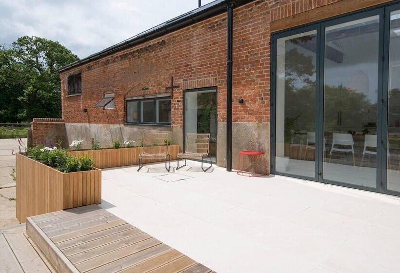 דירת נופש Simple Coastal Luxury Near Southwold Sleeps 10