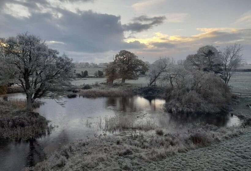 דירת נופש Simple Coastal Luxury Near Southwold Sleeps 10