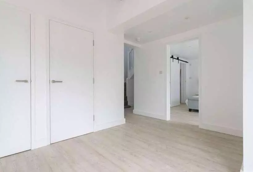 Residenssi Simple Coastal Luxury Near Southwold Sleeps 10