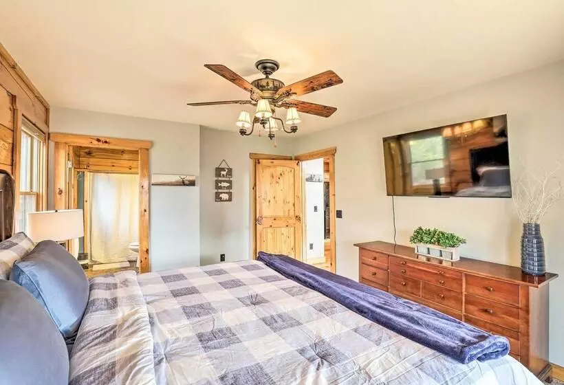 Rustic Cabin W/ Mountain Views & Private Deck!
