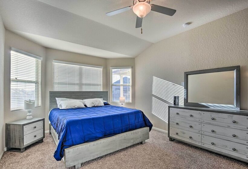 San Antonio Home W/ Yard ~ 8 Mi To Lackland!