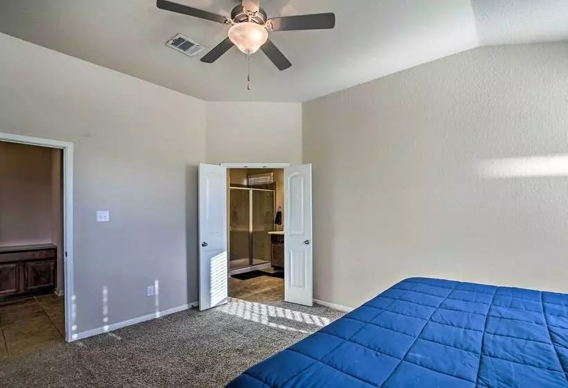 San Antonio Home W/ Yard ~ 8 Mi To Lackland!