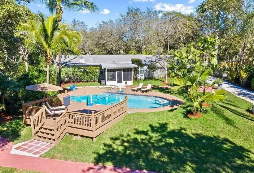 Spacious 8br W/ Guesthouse + Pool & Tons Of Games