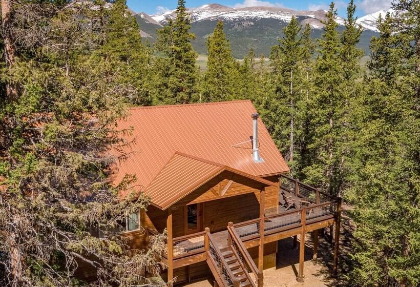 Spacious Cabin W/ Views & Deck Near Jefferson Lake