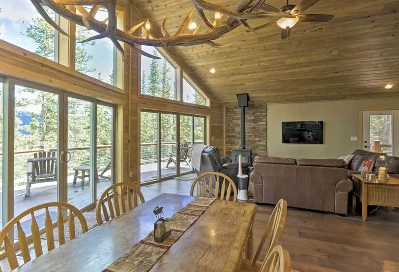 Spacious Cabin W/ Views & Deck Near Jefferson Lake