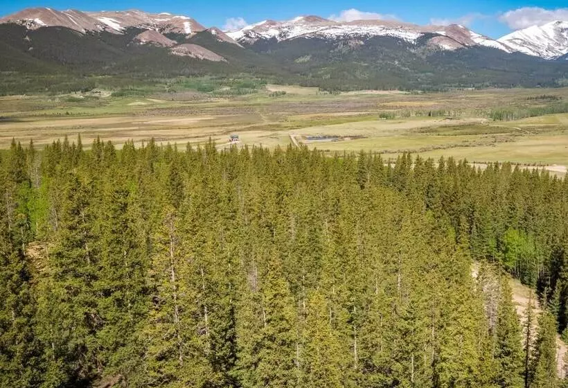 Spacious Cabin W/ Views & Deck Near Jefferson Lake