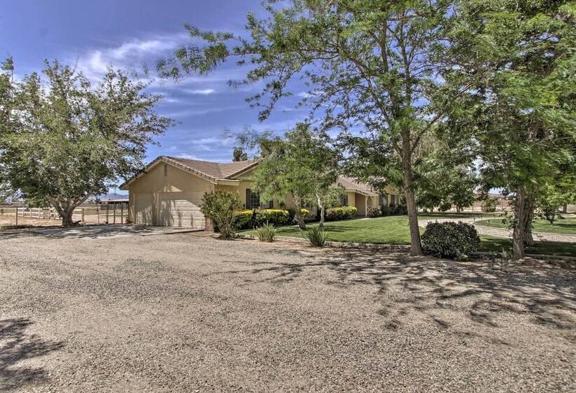 Spacious Lancaster Family Ranch Bbq & Patio