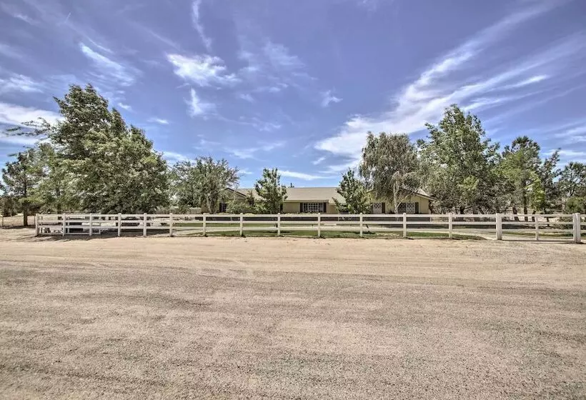 Spacious Lancaster Family Ranch   Bbq & Patio