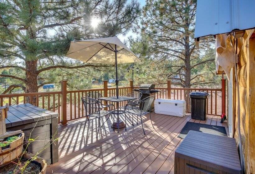 Sundance Cabin Tiny Home Near Mt Rushmore!