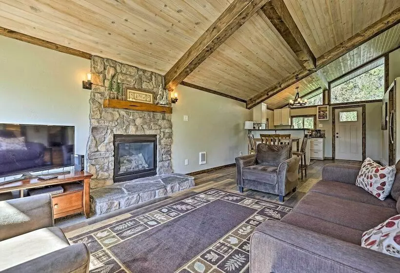 Donnelly Cabin W/ Fire Pit: 5 Mi To Boat & Ski!