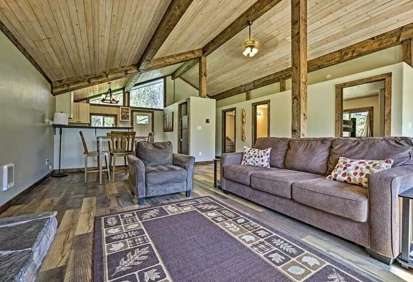 Donnelly Cabin W/ Fire Pit: 5 Mi To Boat & Ski!