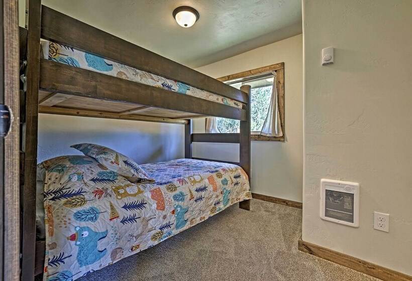 Donnelly Cabin W/ Fire Pit: 5 Mi To Boat & Ski!