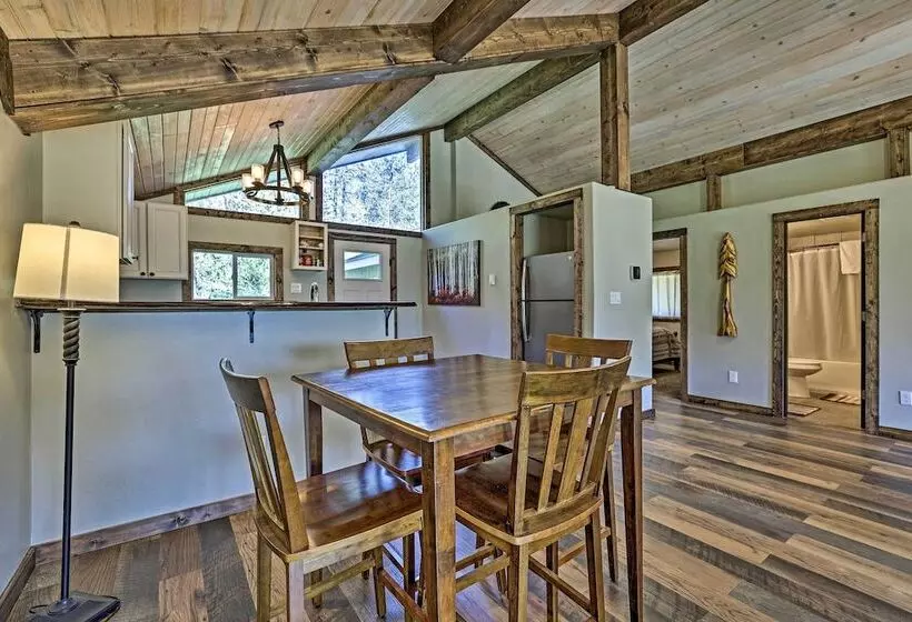 Donnelly Cabin W/ Fire Pit: 5 Mi To Boat & Ski!