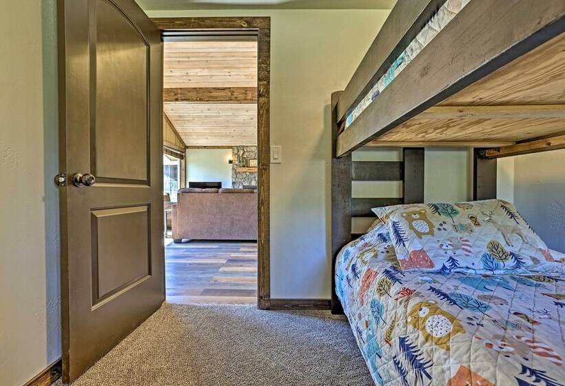 Donnelly Cabin W/ Fire Pit: 5 Mi To Boat & Ski!