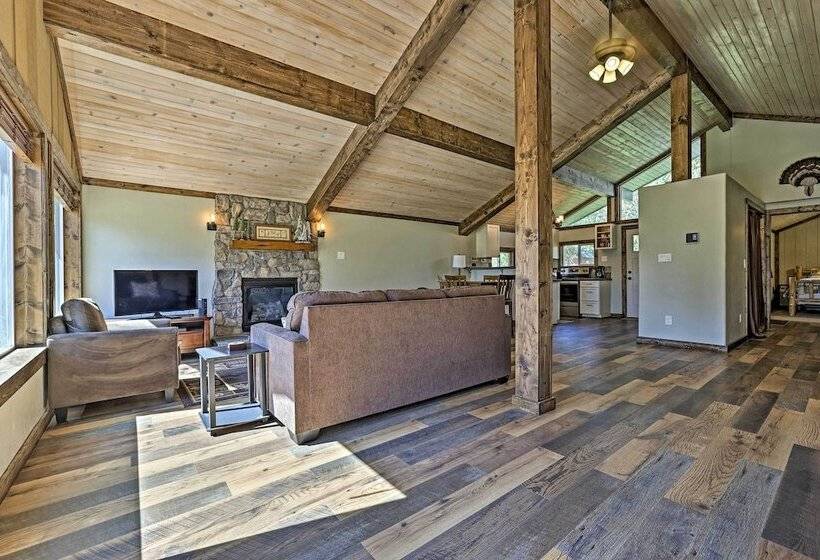 Donnelly Cabin W/ Fire Pit: 5 Mi To Boat & Ski!