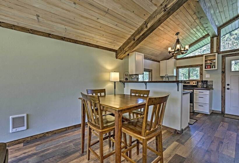 Donnelly Cabin W/ Fire Pit: 5 Mi To Boat & Ski!