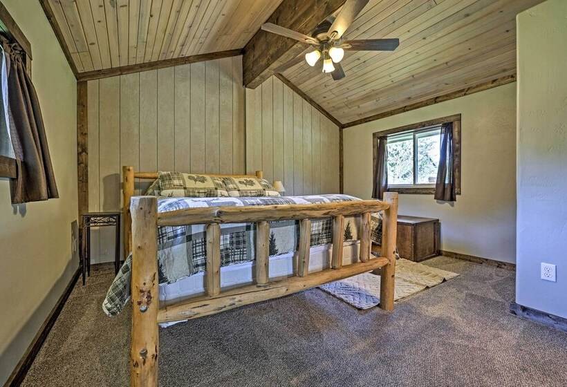 Donnelly Cabin W/ Fire Pit: 5 Mi To Boat & Ski!