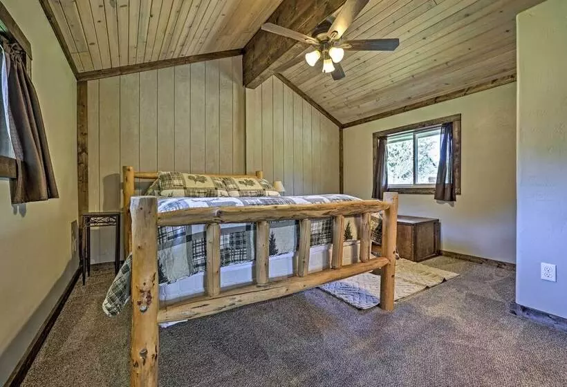 Donnelly Cabin W/ Fire Pit: 5 Mi To Boat & Ski!