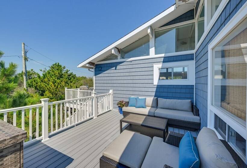 Westhampton Beach Home W/ Deck + Ocean Views!