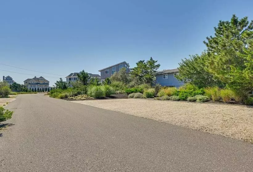 Westhampton Beach Home W/ Deck + Ocean Views!
