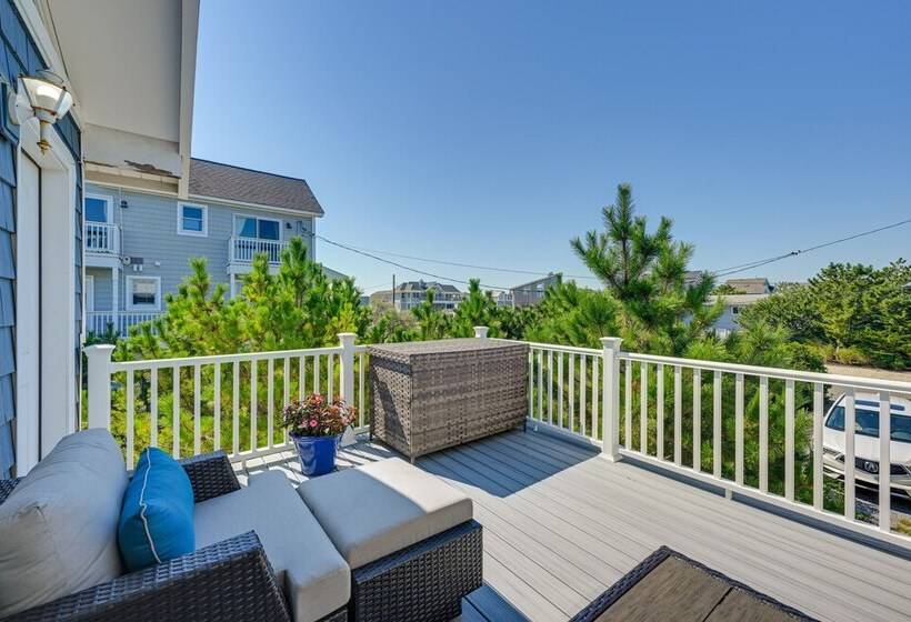 Westhampton Beach Home W/ Deck + Ocean Views!