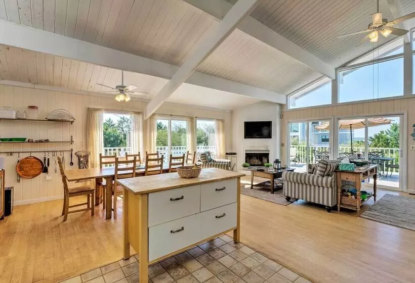 Westhampton Beach Home W/ Deck + Ocean Views!
