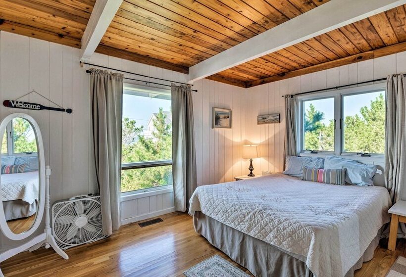 Westhampton Beach Home W/ Deck + Ocean Views!