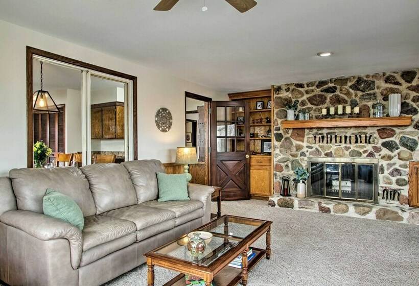 Wisconsin River Valley Farmhouse: Fire Pit & View